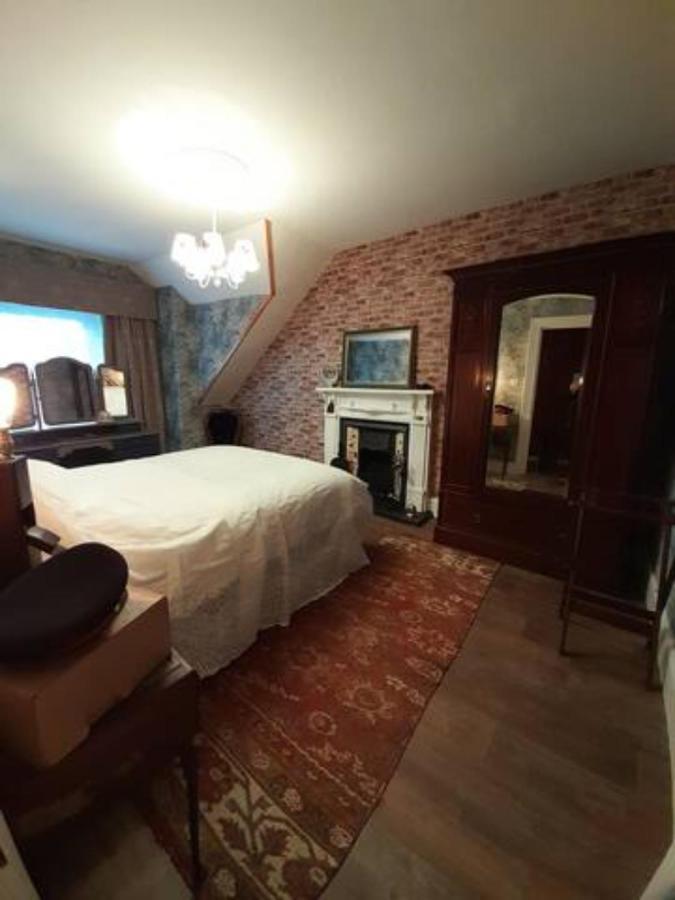 The Attic Apartment At Number 54 伊尔弗勒科姆 外观 照片